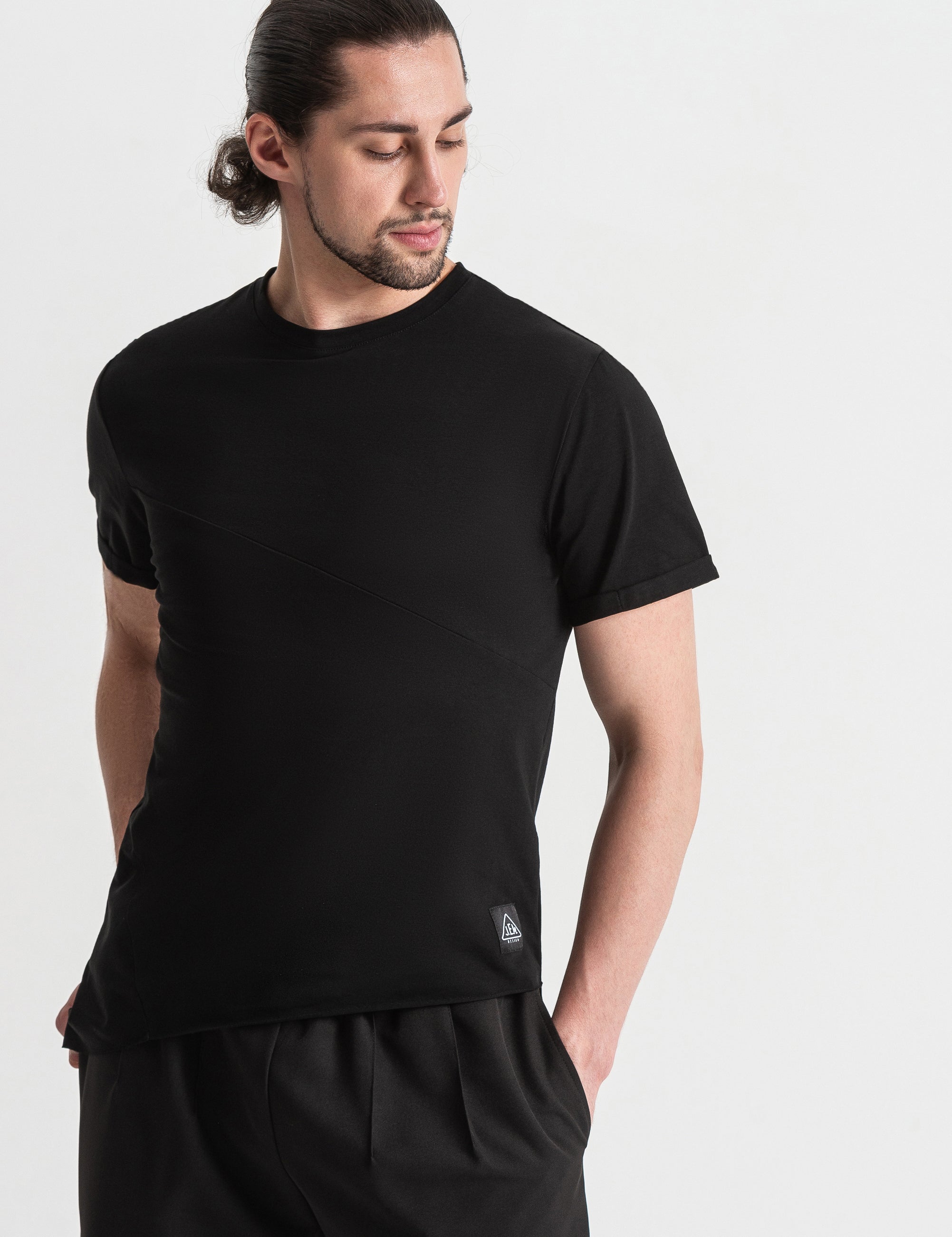 Asymmetric-Hem Training T-Shirt